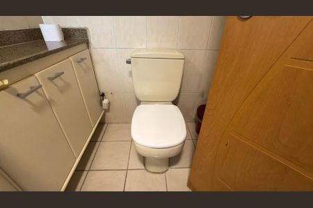 Apartamento à venda com 107m², 3 quartos e 2 vagas Apartamento à venda com 107m², 3 quartos e 2 vagasBanheiro da Suíte