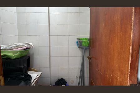 Apartamento à venda com 107m², 3 quartos e 2 vagas Apartamento à venda com 107m², 3 quartos e 2 vagasBanheiro de serviço