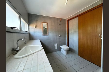 Casa para alugar com 210m², 3 quartos e 3 vagas Casa para alugar com 210m², 3 quartos e 3 vagasBanheiro 1