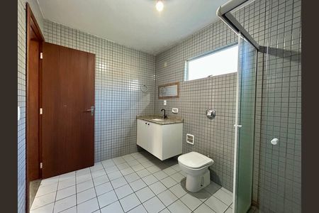 Casa para alugar com 210m², 3 quartos e 3 vagas Casa para alugar com 210m², 3 quartos e 3 vagasBanheiro 2
