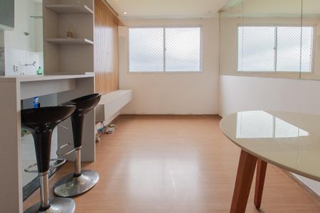 Sala/Sala de jantar de apartamento para alugar com 2 quartos, 43m² em Rp3 (regiões de Planejamento), Mauá