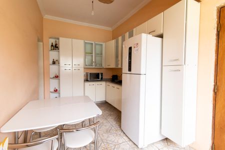 Casa à venda com 249m², 3 quartos e 6 vagasCozinha