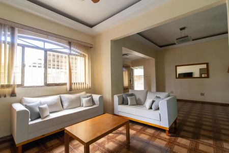 Casa à venda com 249m², 3 quartos e 6 vagasSala