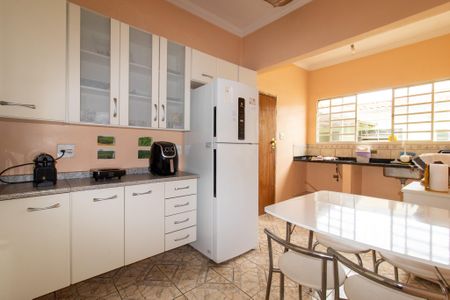 Casa à venda com 249m², 3 quartos e 6 vagasCozinha