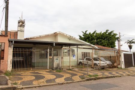 Casa à venda com 249m², 3 quartos e 6 vagasFachada