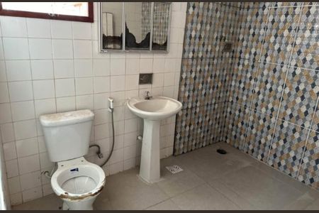 Casa para alugar com 140m², 3 quartos e 1 vaga Casa para alugar com 140m², 3 quartos e 1 vagaBanheiro