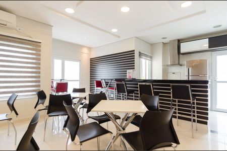 Apartamento para alugar com 44m², 2 quartos e 1 vaga Apartamento para alugar com 44m², 2 quartos e 1 vagaÁrea comum - Salão de festas