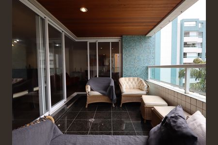 Apartamento à venda com 168m², 3 quartos e 4 vagasVaranda da Sala