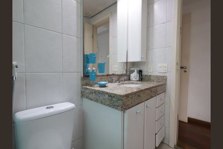 Apartamento à venda com 168m², 3 quartos e 4 vagasBanheiro da Suíte 2