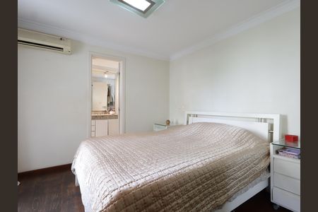 Apartamento à venda com 168m², 3 quartos e 4 vagasSuíte 1