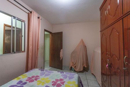 Casa à venda com 233m², 5 quartos e 2 vagas Casa à venda com 233m², 5 quartos e 2 vagasQuarto 4