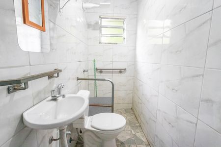 Casa à venda com 233m², 5 quartos e 2 vagas Casa à venda com 233m², 5 quartos e 2 vagasBanheiro 1