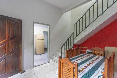 Casa à venda com 233m², 5 quartos e 2 vagas Casa à venda com 233m², 5 quartos e 2 vagasSala 1