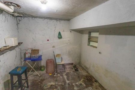 Casa à venda com 233m², 5 quartos e 2 vagas Casa à venda com 233m², 5 quartos e 2 vagasPorao