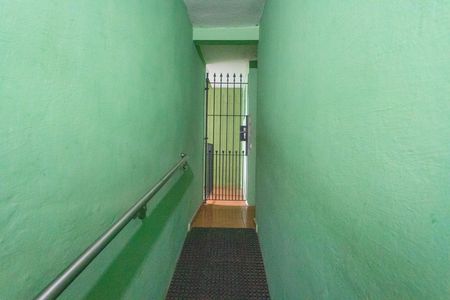 Casa à venda com 233m², 5 quartos e 2 vagas Casa à venda com 233m², 5 quartos e 2 vagasCorredor