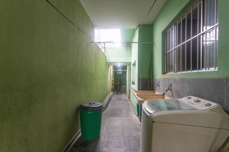 Casa à venda com 233m², 5 quartos e 2 vagas Casa à venda com 233m², 5 quartos e 2 vagasÁrea de serviço