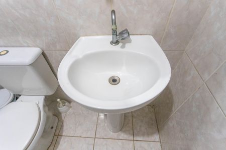 Casa à venda com 233m², 5 quartos e 2 vagas Casa à venda com 233m², 5 quartos e 2 vagasBanheiro 2