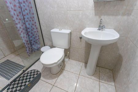 Casa à venda com 233m², 5 quartos e 2 vagas Casa à venda com 233m², 5 quartos e 2 vagasBanheiro 2