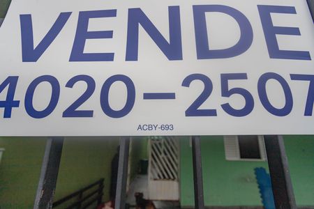 Casa à venda com 233m², 5 quartos e 2 vagas Casa à venda com 233m², 5 quartos e 2 vagasPlaca código