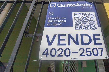 Casa à venda com 233m², 5 quartos e 2 vagas Casa à venda com 233m², 5 quartos e 2 vagasPlaca