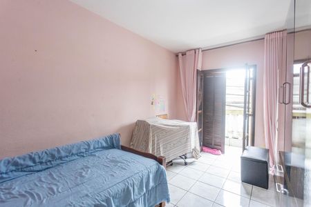 Casa à venda com 233m², 5 quartos e 2 vagas Casa à venda com 233m², 5 quartos e 2 vagasQuarto 5