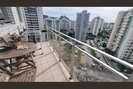 Apartamento à venda com 77m², 2 quartos e 1 vaga Apartamento à venda com 77m², 2 quartos e 1 vagaVaranda