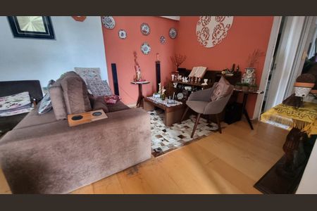 Apartamento à venda com 77m², 2 quartos e 1 vaga Apartamento à venda com 77m², 2 quartos e 1 vagaSala