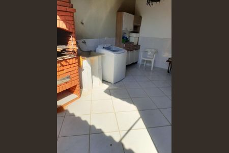 Casa à venda com 269m², 3 quartos e 2 vagas Casa à venda com 269m², 3 quartos e 2 vagasÁrea externa