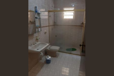 Casa à venda com 269m², 3 quartos e 2 vagas Casa à venda com 269m², 3 quartos e 2 vagasBanheiro 2