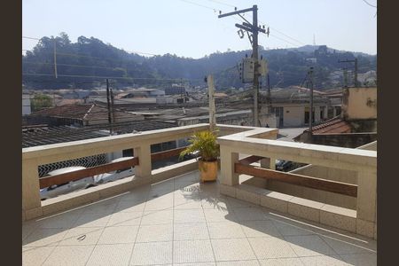 Casa à venda com 269m², 3 quartos e 2 vagas Casa à venda com 269m², 3 quartos e 2 vagasÁrea externa