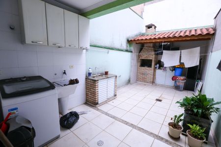 Casa para alugar com 130m², 2 quartos e 2 vagas Casa para alugar com 130m², 2 quartos e 2 vagasÁrea de Serviço
