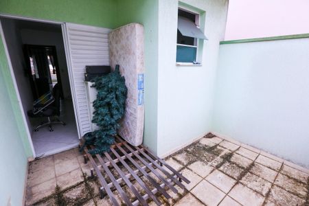 Casa para alugar com 130m², 2 quartos e 2 vagas Casa para alugar com 130m², 2 quartos e 2 vagasVaranda
