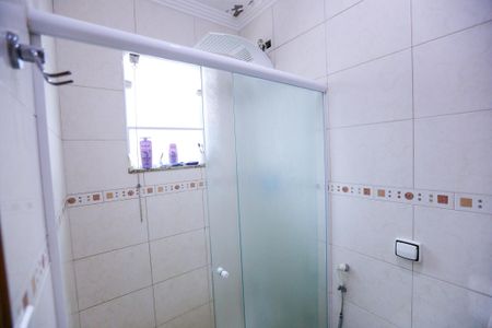 Casa para alugar com 130m², 2 quartos e 2 vagas Casa para alugar com 130m², 2 quartos e 2 vagasBanheiro da Suíte 1