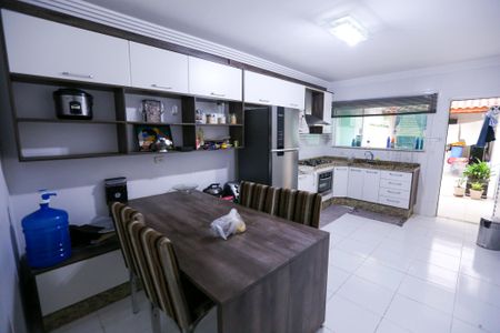 Casa para alugar com 130m², 2 quartos e 2 vagas Casa para alugar com 130m², 2 quartos e 2 vagasCozinha