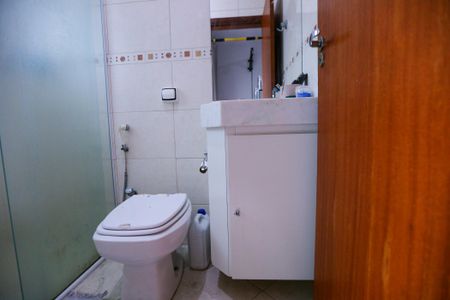 Casa para alugar com 130m², 2 quartos e 2 vagas Casa para alugar com 130m², 2 quartos e 2 vagasBanheiro da Suíte 1