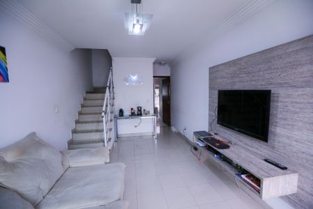 Casa para alugar com 130m², 2 quartos e 2 vagas Casa para alugar com 130m², 2 quartos e 2 vagasSala