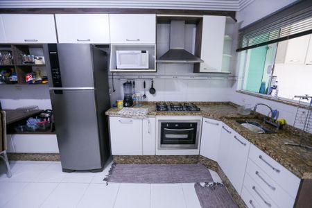 Casa para alugar com 130m², 2 quartos e 2 vagas Casa para alugar com 130m², 2 quartos e 2 vagasCozinha