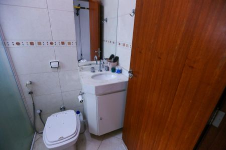 Casa para alugar com 130m², 2 quartos e 2 vagas Casa para alugar com 130m², 2 quartos e 2 vagasBanheiro da Suíte 1