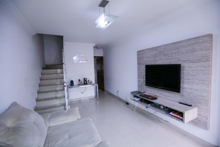 Casa para alugar com 130m², 2 quartos e 2 vagas Casa para alugar com 130m², 2 quartos e 2 vagasSala