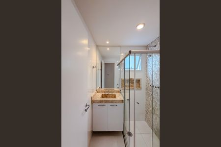 Apartamento à venda com 69m², 2 quartos e 2 vagas Apartamento à venda com 69m², 2 quartos e 2 vagasBanheiro da Suíte