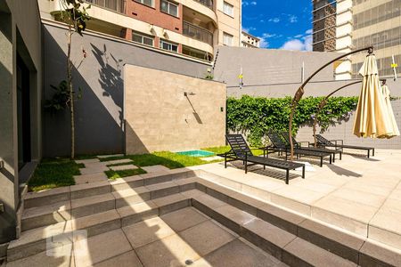 Apartamento à venda com 81m², 2 quartos e 2 vagas Apartamento à venda com 81m², 2 quartos e 2 vagasÁrea comum - Piscina