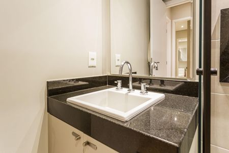 Apartamento à venda com 81m², 2 quartos e 2 vagas Apartamento à venda com 81m², 2 quartos e 2 vagasBanheiro Social