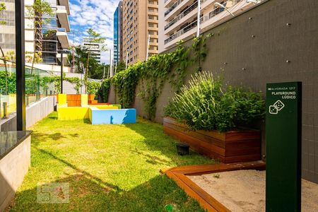 Apartamento à venda com 81m², 2 quartos e 2 vagas Apartamento à venda com 81m², 2 quartos e 2 vagasÁrea comum - Playground