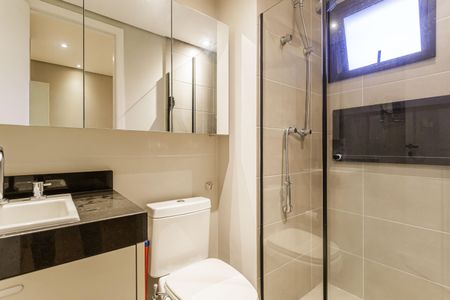 Apartamento à venda com 81m², 2 quartos e 2 vagas Apartamento à venda com 81m², 2 quartos e 2 vagasBanheiro da Suíte