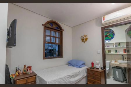 Casa à venda com 630m², 8 quartos e 2 vagas
