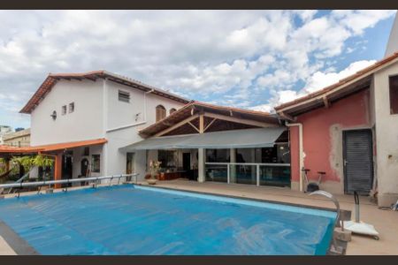 Casa à venda com 630m², 8 quartos e 2 vagas