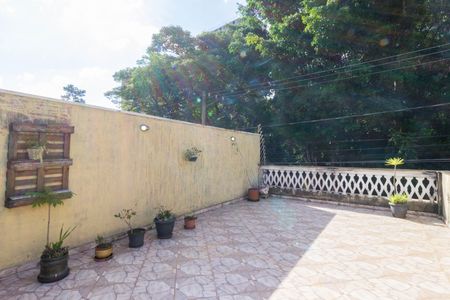 Casa à venda com 141m², 3 quartos e 2 vagas Casa à venda com 141m², 3 quartos e 2 vagasVaranda
