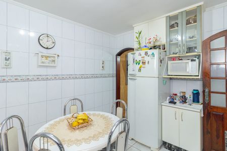 Casa à venda com 141m², 3 quartos e 2 vagas Casa à venda com 141m², 3 quartos e 2 vagasCozinha