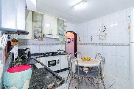 Casa à venda com 141m², 3 quartos e 2 vagas Casa à venda com 141m², 3 quartos e 2 vagasCozinha