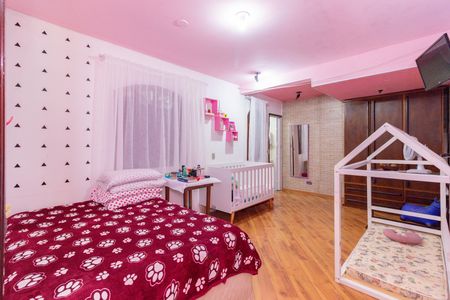 Casa à venda com 141m², 3 quartos e 2 vagas Casa à venda com 141m², 3 quartos e 2 vagasSuíte